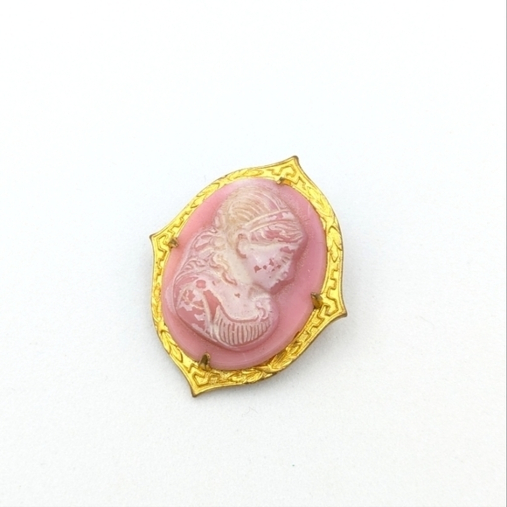 Antique / vintage (roughly 1930s) pink glass cameo woman to upcycle READ